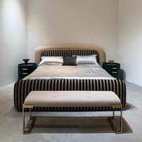 Lit plateforme de luxe en tissu rayé doux et rembourré avec garniture bouclée, écologique, tailles personnalisables, pour chambre à coucher