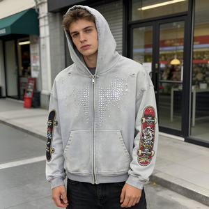 Sudadera con capucha gris desgastada con cremallera, parches de lentejuelas de corazón y patineta para hombre, chaqueta informal de moda urbana - Product Image 3