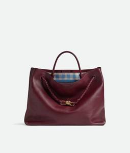 Relojes Mecánicos de Lujo para Hombre Bottega BV Andiamo en Piel de Becerro Sedosa con Detalle de Nudo Distintivo y Correa Cruzada Deslizante Veneta - Product Image 2