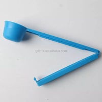 Ensemble de clips de fermeture de sac en plastique multicolore personnalisé, paquet de puces de fermeture de collation alimentaire pour aliments avec cuillère pliable fabricant