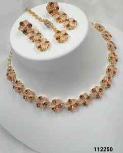 Ensemble de bijoux Kundan plaqué or 18 carats, collier et boucles d'oreilles en cuivre, bijoux ethniques tendance pour mariée, style Bollywood de haute qualité - Product Image 1