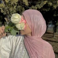 2025 Glimmer Adele Satin Châle Écharpe Organza Lustre Crêpe Soie Hijab Long Style pour l'été Inspiré par Giselle de Singapour