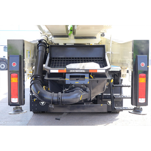 Camión Bomba de Concreto Foton 470 HP 8x4, Ideal para Grandes Proyectos de Construcción, Mezcladora de Concreto y Semirremolque de Transporte - Product Image 3