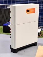 Système de stockage d'énergie tout-en-un vertical avec onduleur 5 kW et batterie lithium 5 kWh