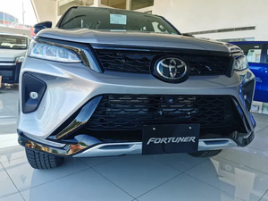 <span class=keywords><strong>Toyota</strong></span> <span class=keywords><strong>Fortuner</strong></span> 4X4 2022 - 2024 Seminuevo Disponible para Exportación - Product Image 6