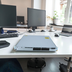 Nouveau commutateur PoE+ Gigabit 24 ports de la série C9300L-24P-4G-A, commutateur PoE, Catalyst C9300L-24P-4G-A - Product Image 6