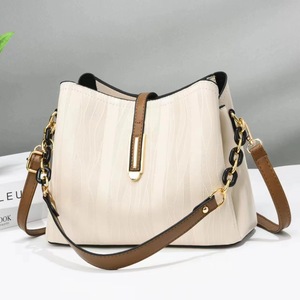 2026 Fashion Women Shoulder Handbag Gold Hardware Contrast Strap Large Capacity Tote Purse for Office Travel - Product Image 3