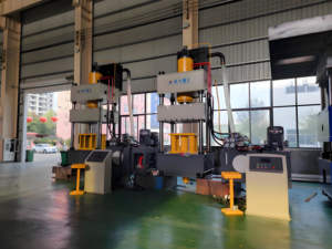 Máquina de prensa hidráulica de tablero de <span class=keywords><strong>vermiculita</strong></span> de cuatro pilares de tres haces, - Product Image 3