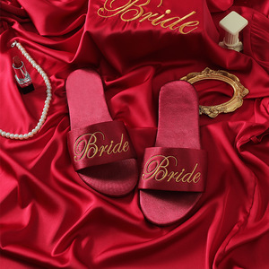 Pantuflas de Satén para Damas de Honor con Bordado Dorado, Pantuflas de Boda para Mujer, Venta al por Mayor, Regalo Personalizado para Despedida de Soltera - Product Image 1