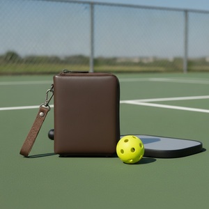 Étui de rangement et pochette pour balles de tennis en PU italien structuré, aspect italien, lisse, avec logo personnalisé, vente en gros - Product Image 3