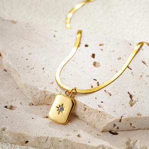 Durable usando precio barato No se desvanece Cadena de hueso de serpiente de acero inoxidable Collar con colgante de esmeralda de circonia cuadrada de oro de 18 quilates - Product Image 3