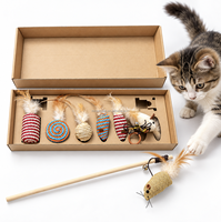 MoMoPaw Meilleur cadeau pour chat, vente chaude, coffret cadeau amusant de 7 pièces, jouets interactifs pour chat en bois, plumes, clochettes, souris
