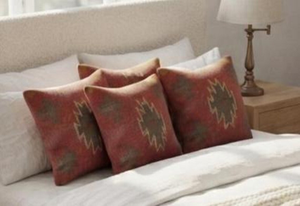 Housse de coussin artisanale style sud-ouest, rouge rouille, motif tribal aztèque, pour décoration bohème, ferme, salon, chambre, maison - Product Image 4