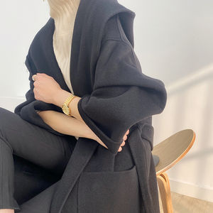 بيع بالجملة للبيع بالتجزئة معطف نسائي أنيق من الصوف تصميم بسيط دافئ بغطاء رأس لفصل الشتاء إغلاق حزام صوف عالي الجودة - Product Image 4