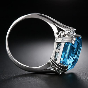 Anello dal Design Rettangolare Lungo ed Elegante per Donne - Product Image 4