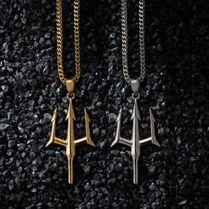Collana Tridente di Poseidone in Oro PVD Streetwear per Uomo Gioielli Grechi in Acciaio Inossidabile Pendente Tridente del Dio Romano Nettuno - Product Image 2