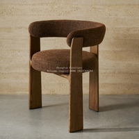 Chaises de salle à manger en bois avec accoudoirs, meubles de patio pour hôtel et café, coussin en PU imperméable, fabrication économique, fournisseur