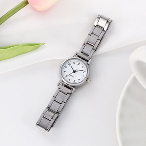 Montre à quartz élégante et polyvalente pour femme, au design simple ; bracelet en acier élégant et décontracté pour les lycéennes et les lycéennes supérieures. - Product Image 2