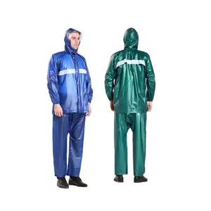 Giacca e pantaloni da pioggia traspiranti impermeabili alla moda all'ingrosso tute antipioggia da uomo in plastica riflettente di sicurezza in pvc