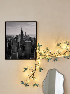 Lampe en rotin en forme de feuille de fleur de papillon LED avec des lumières de chaîne de branche flexibles DIY pour une décoration murale romantique de chambre à coucher de Noël - Product Image 5