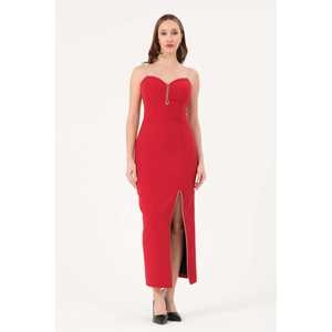 Robe de soirée moulante rouge élégante avec décolleté cœur et fente latérale en satin, taille naturelle, idéale pour les événements formels - Product Image 4