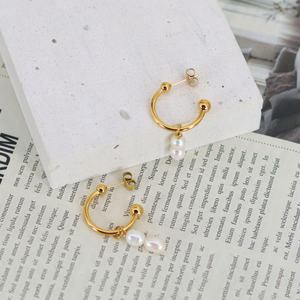 Pendientes Clásicos de Acero Inoxidable Resistentes al Agua, Chapados en Oro de 14k y 18k, Joyería de Moda para Mujer, Pendientes de Perlas - Product Image 3