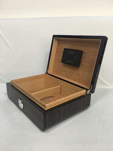 Humidor à cigares en bois laqué brillant de haute qualité, personnalisé, avec hygromètre, pour homme, idéal pour un cadeau - Product Image 4
