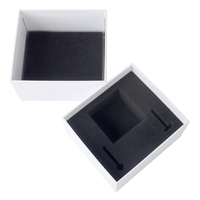 Boîte électronique avec couvercle et base carrés blancs, insert en mousse noire, emballage industriel haut de gamme personnalisé imprimé