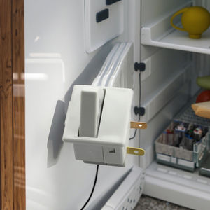 Interrupteur à bascule SPST 2P DC certifié CE P29-A11 250V 6A IP40 en plastique ON-OFF, résistance AC 1500V, durée de vie mécanique 60000 cycles pour - Product Image 2