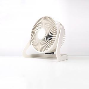 Ventilador USB de Escritorio Giratorio 360°, Mini Ventilador Eléctrico Portátil Ajustable, Enfriador de Aire de Verano para el Hogar, Ventilador de Alta Calidad - Product Image 6