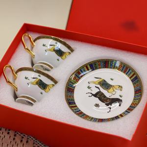 Nouveau produit : Service à café en céramique nordique de luxe, 2 tasses, service de salon, tasses à thé et soucoupes en porcelaine à motif de chevaux - Product Image 6