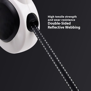 Guinzaglio retrattile automatico per animali domestici con luce con caratteristiche riflettenti per esterni dispositivo di guinzaglio multifunzione per cani - Product Image 5