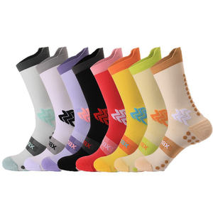 Chaussettes de cyclisme personnalisées BiLu à faible MOQ pour VTT, mi-montantes, motif varié, multicolores, semelle antidérapante pour sports de plein air - Product Image 1