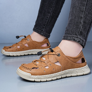 Sandales d'été en cuir pour hommes, plates, respirantes, ajourées, à bande élastique, à enfiler, pour la conduite, marron - Product Image 4