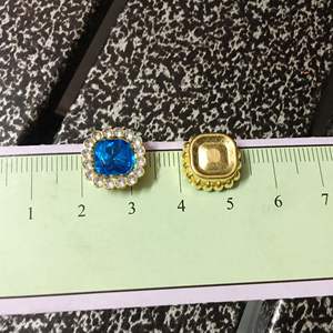 SINRONG doble capa 13*13mm Placa de flores acrílicas grasa cuadrada máquina de fondo de plástico impresión/pegado para zapatos bolsas de ropa - Product Image 3