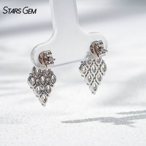 Boucles d'oreilles en diamant de laboratoire en or blanc 18 carats taille marquise 1.69CTW DEF Couleur VS Clarté Boucles d'oreilles en pierre de diamant de laboratoire - Product Image 2