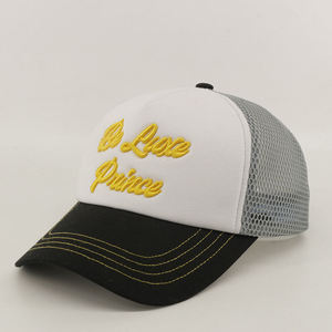 Casquette Trucker Sportive 5 Panneaux Personnalisable en Gros, Perforée au Laser, 100% Polyester Velours et Maille, Casquette Vierge en Stock - Product Image 2