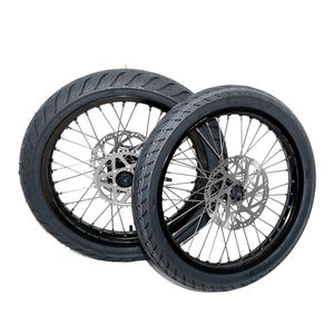 Jeu de roues Surron Light Bee neuf avec pneus de route 100/80-17 et 90/70-17 à motif de bande de roulement dispersant l'eau, type de carcasse de <span class=keywords><strong>pneu</strong></span> - Product Image 6