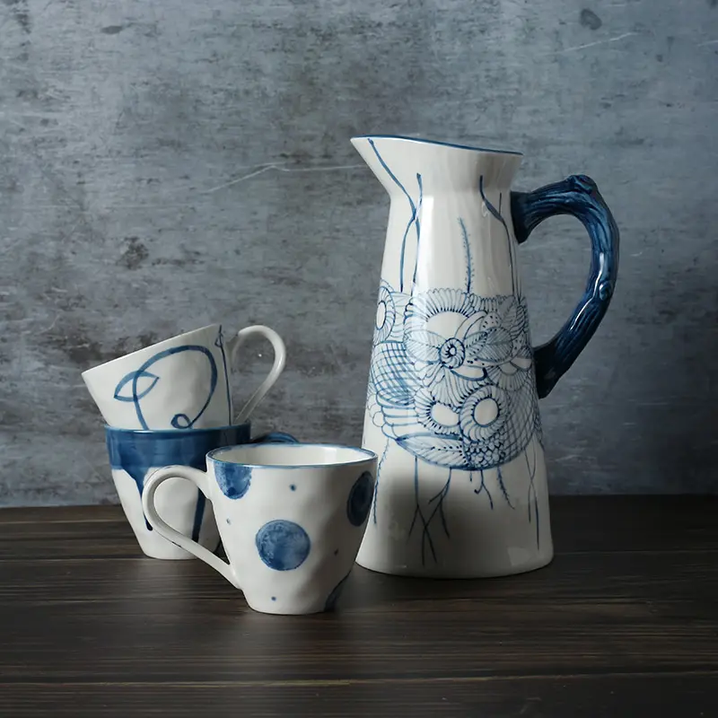 Service de tasses à café en porcelaine peint à la main, Style japonais, Pot d'eau en céramique blanche et bleue, résistant à la chaleur