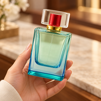 Flacon pulvérisateur de parfum en verre rectangulaire de 8 ml avec bouchon transparent et boîte de présentation assortie pour l'emballage de parfums et les coffrets cadeaux