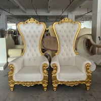 Chaises de trône royales de luxe à dossier haut, blanches et dorées, moins chères, pour le marié et la mariée