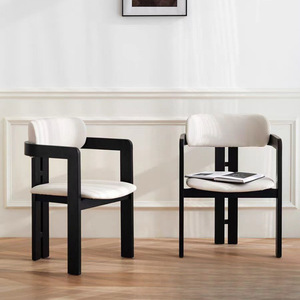 <span class=keywords><strong>Chaise</strong></span> de salle à manger <span class=keywords><strong>en</strong></span> <span class=keywords><strong>bois</strong></span> massif au design moderne <span class=keywords><strong>avec</strong></span> accoudoirs pour la maison, le restaurant, l'hôtel - Product Image 2