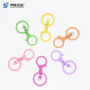 YIWANG Vente en gros de porte-clés pendentifs métalliques colorés DIY, fermoirs mousquetons, crochets à ressort, anneaux de porte-clés - Product Image 4