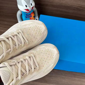 Chaussures de marche de luxe pour hommes et femmes, légères, respirantes, anti-odeurs, tendance mode, avec amorti, par Clifton Designer One, pour le basketball - Product Image 3