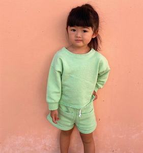 Ropa de otoño para mamá <span class=keywords><strong>y</strong></span> yo, trajes de <span class=keywords><strong>sudadera</strong></span> de gran tamaño con cuello redondo, pantalones cortos de algodón de rizo francés, trajes personalizados para madre e hija - Product Image 4