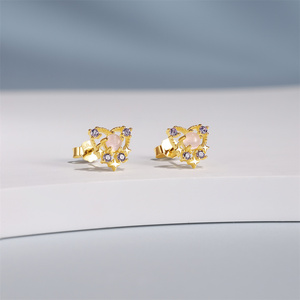 ต่างหูเงินแท้ S925 ประดับเพทายสีชมพูรูปดาวสี่แฉกสำหรับผู้หญิง - Product Image 2