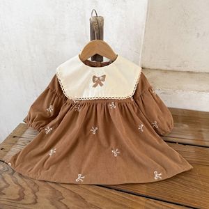 Ins phong cách Hàn Quốc cô gái phiên bản giản dị bé Dresses đa năng nhung ren Bow thêu cổ áo cô gái trẻ Ăn mặc - Product Image 5