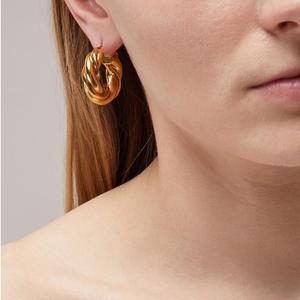 Orecchini a Cerchio Spessi Dorati Trendy per Donne, <span class=keywords><strong>Gioielli</strong></span> Antichi Placcati Oro, Design Intrecciato e Cavo - Product Image 5