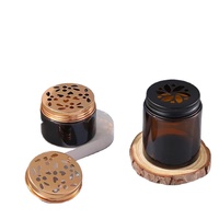 Pot diffuseur en verre ambré avec couvercle perforé en métal pour perles et baumes