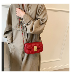 Bolsa de Ombro Feminina Transfronteiriça de Couro Macio com Rebites e Zíper, Pequena e Quadrada, Simples e Elegante - Product Image 6